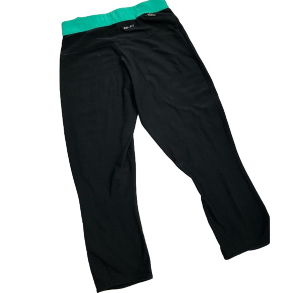 Nike Just Do It Black Active Capri legging Womans Sz S - Picture 2 of 9